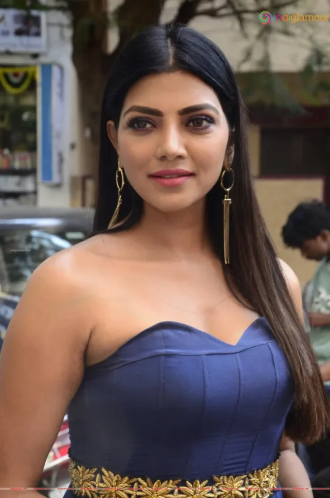 Lahari Shari